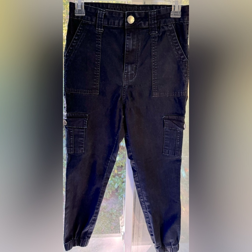V.I.P. Unisex Dark Blue Cargo Jeans with utility pockets size 7-8. Front snap